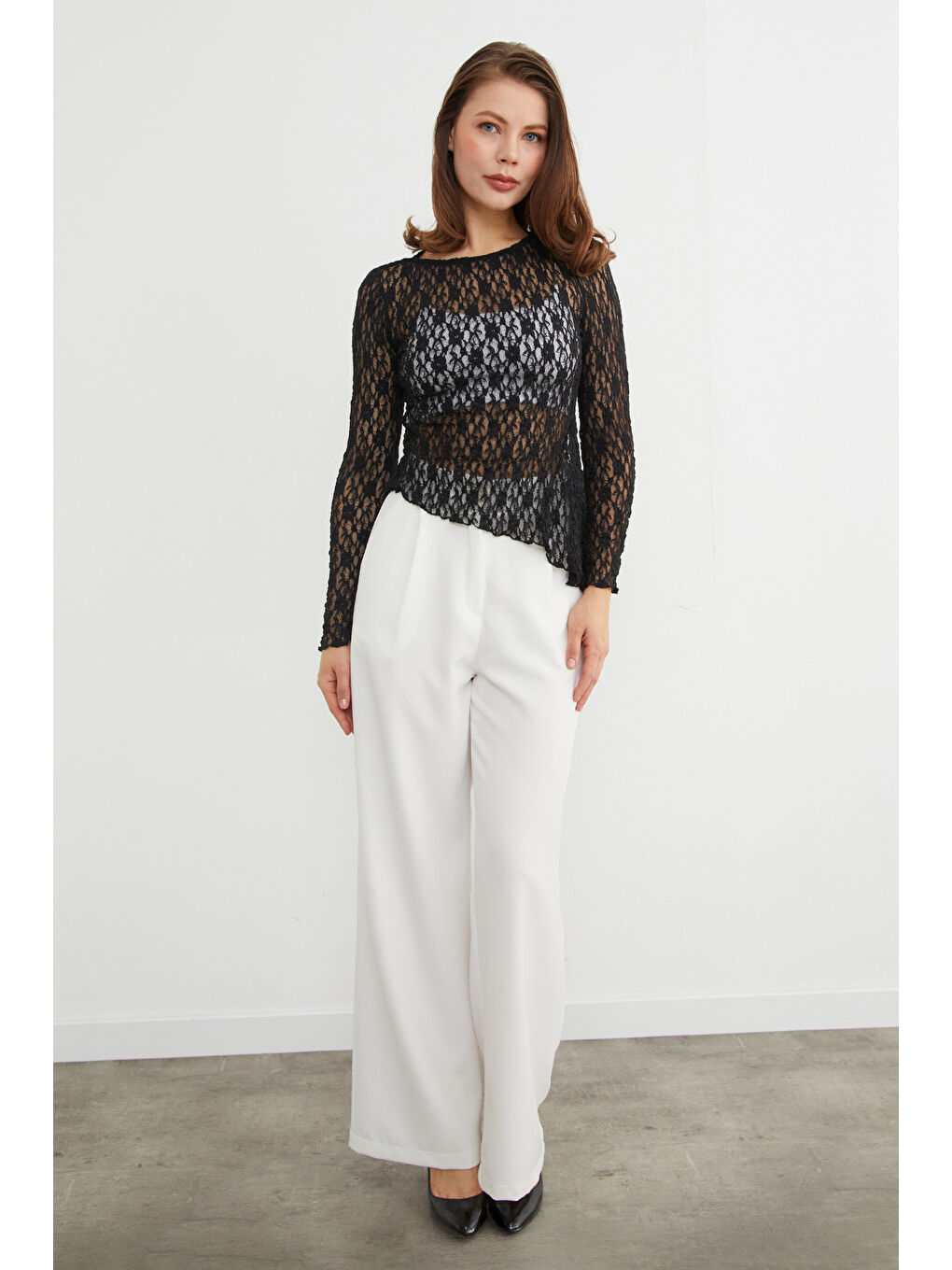 Siyah Elastanlı Asimetrik Dantel Bluz-1