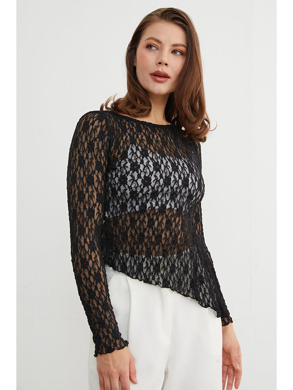 Siyah Elastanlı Asimetrik Dantel Bluz-2