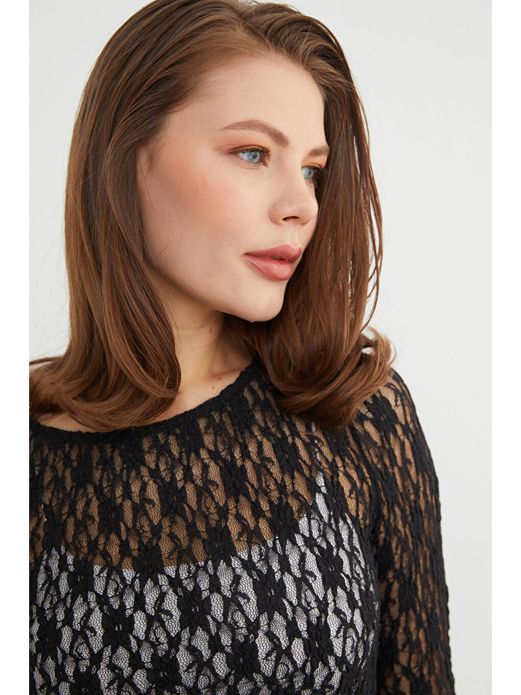 Siyah Elastanlı Asimetrik Dantel Bluz-3