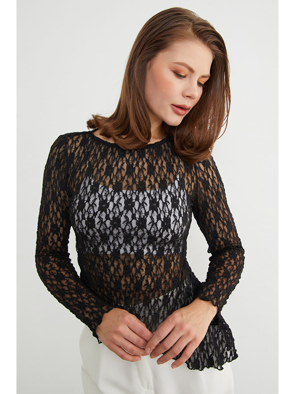 Siyah Elastanlı Asimetrik Dantel Bluz-4