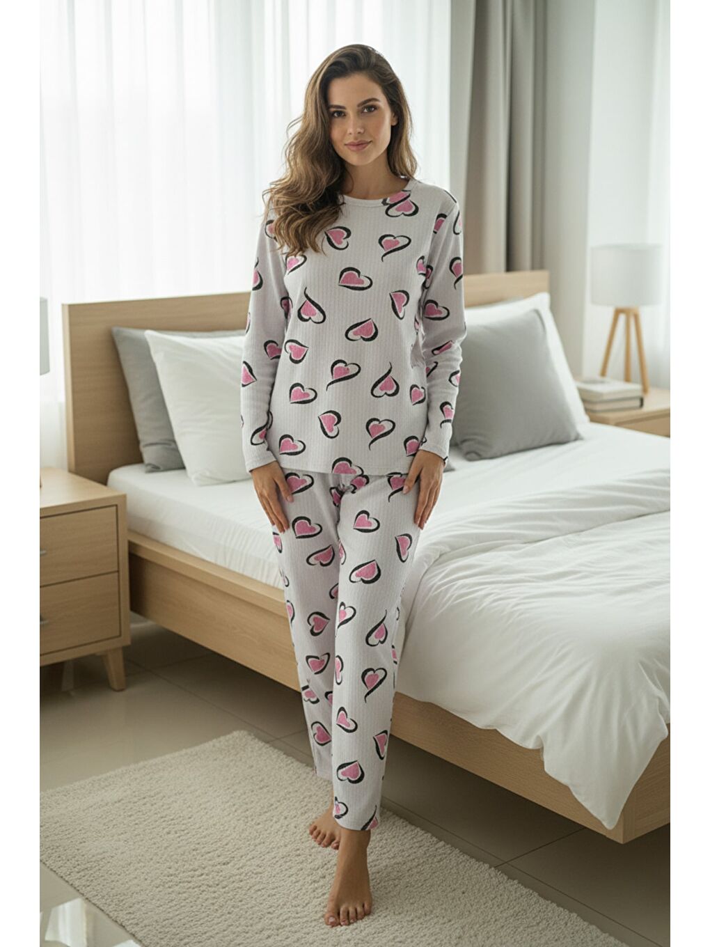 Gri Fiyonk Ve Kalp Desenli Bisiklet Yaka Pijama Takımı-1