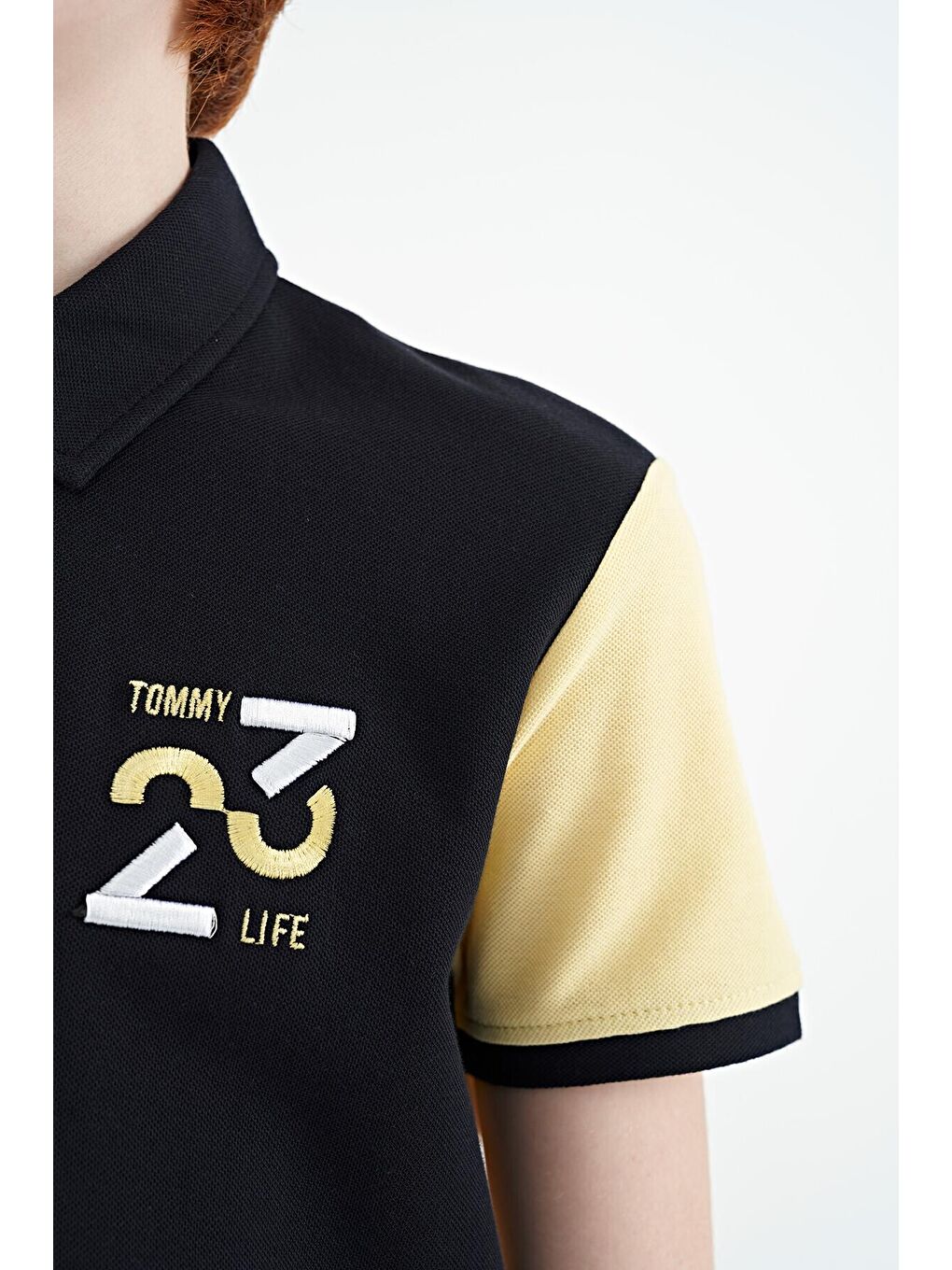 TOMMYLIFE Sarı Renk Bloklu Nakış Detaylı Standart Kalıp Polo Yaka Erkek Çocuk T-Shirt - 11108 - 2