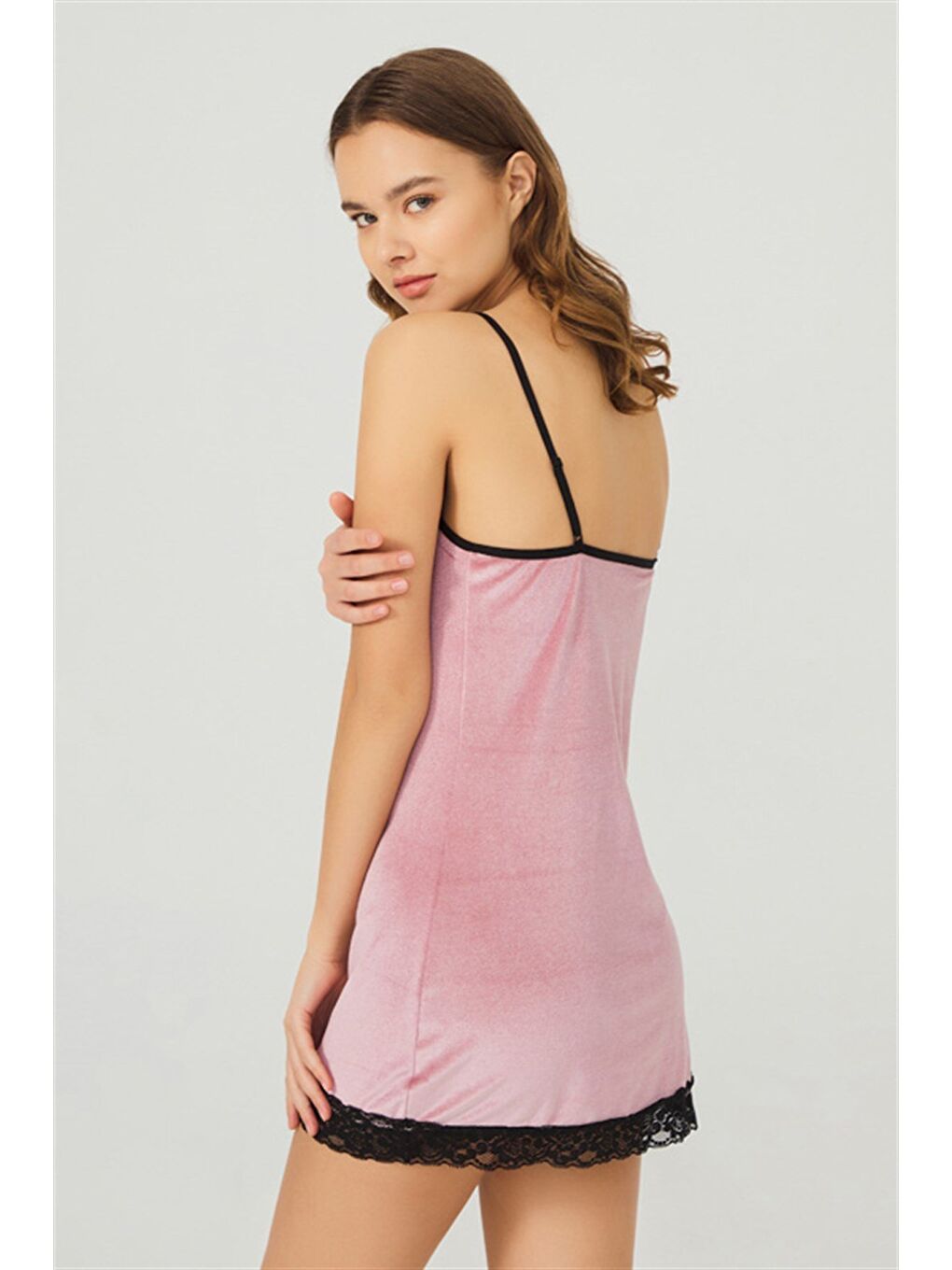 Pembe Pudra Dantelli İnce Askılı Kadife Kadın Gecelik-4