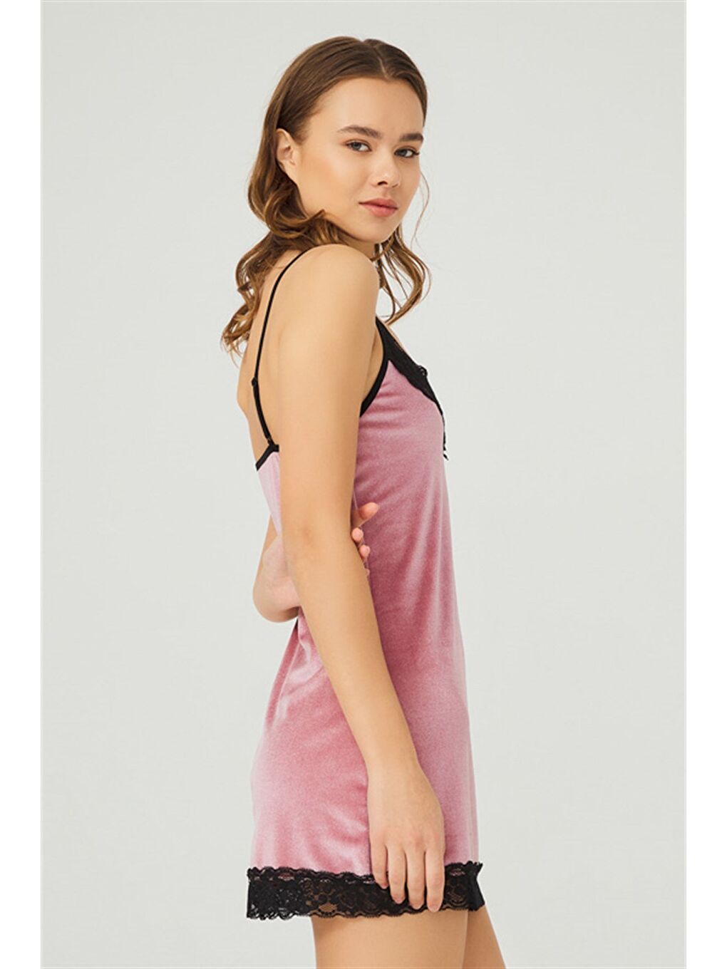Pembe Pudra Dantelli İnce Askılı Kadife Kadın Gecelik-6