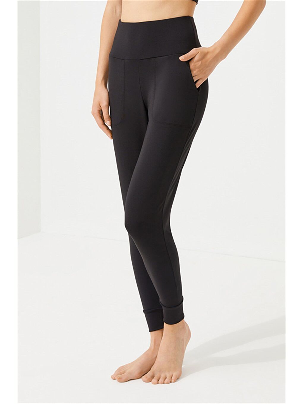 Siyah Yüksek Bel Çift Cepli Kadın Jogger Eşofman Altı-5