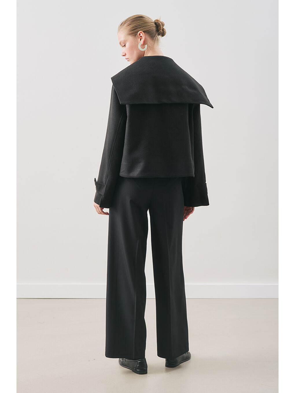 Düğme Detaylı Kaşe Ceket Siyah-5