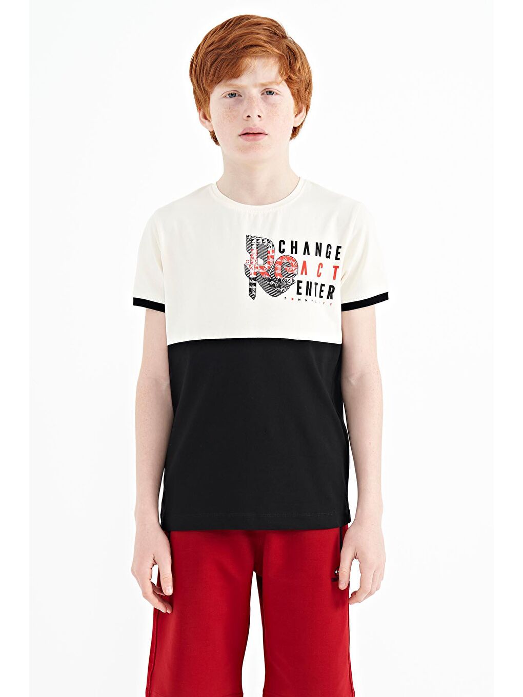 TOMMYLIFE Ekru Baskı Detaylı Renk Bloklu Standart Kalıp O Yaka Erkek Çocuk T-Shirt - 11107