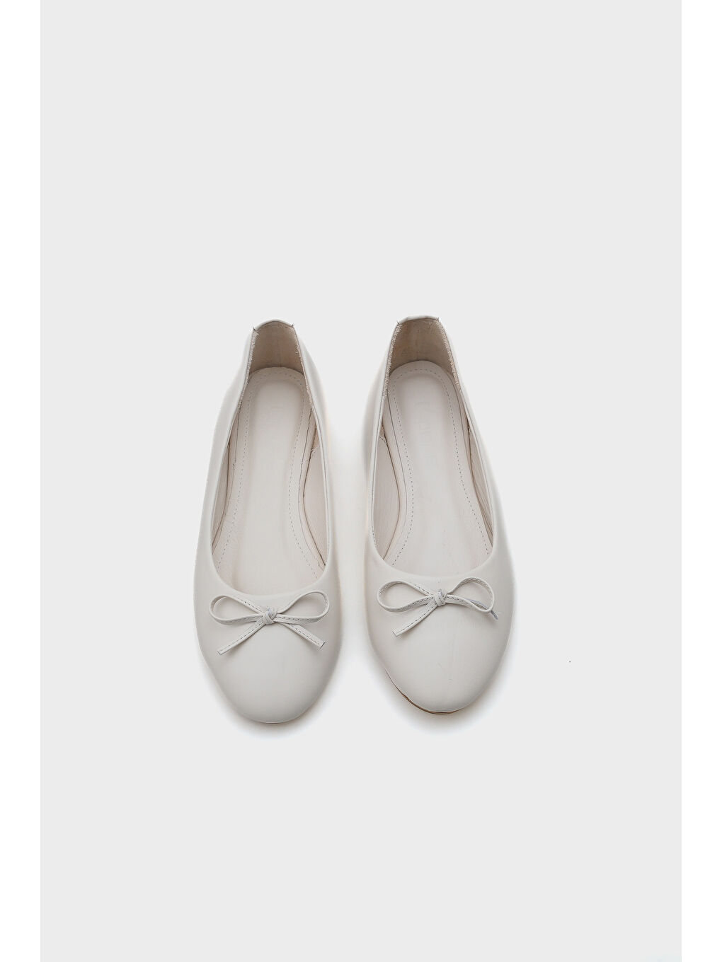 Beyaz Bloom Hakiki Deri Fiyonklu Yuvarlak Burunlu Kadın Babet-5