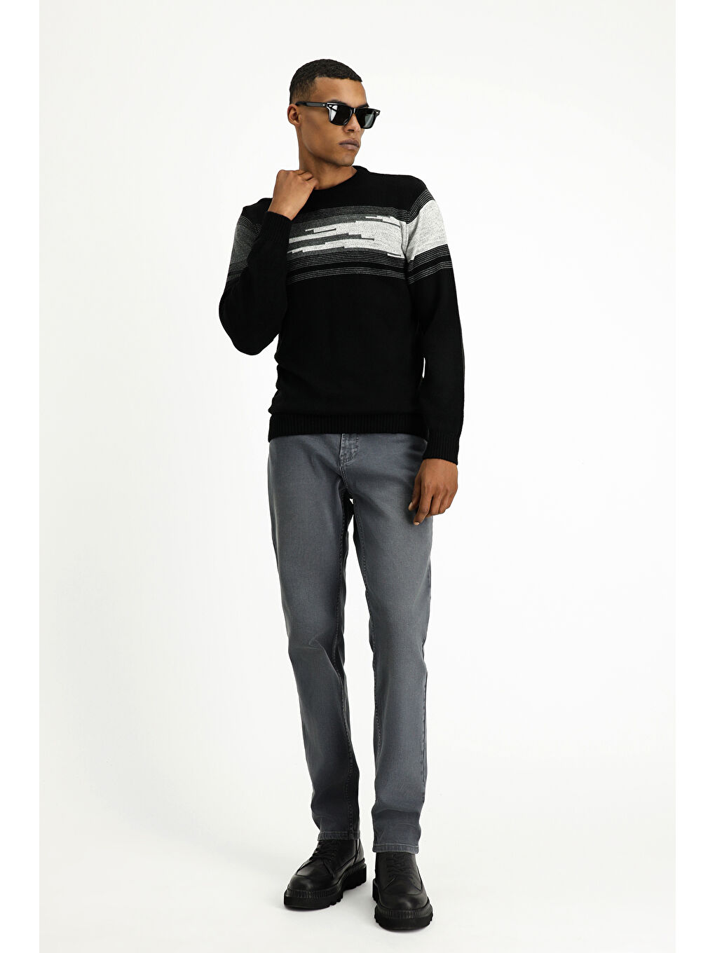 Siyah Bisiklet Yaka Regular Fit Çizgili Triko Kazak-2