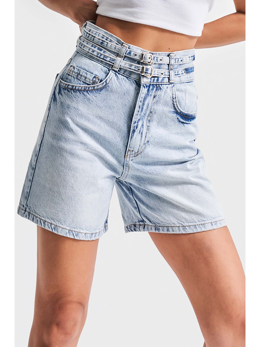 Mavi Kadın Jean Rengi 4s5-3 Midi Boy Çift Kemerli %100 Pamuk Tasarım Denim Şort