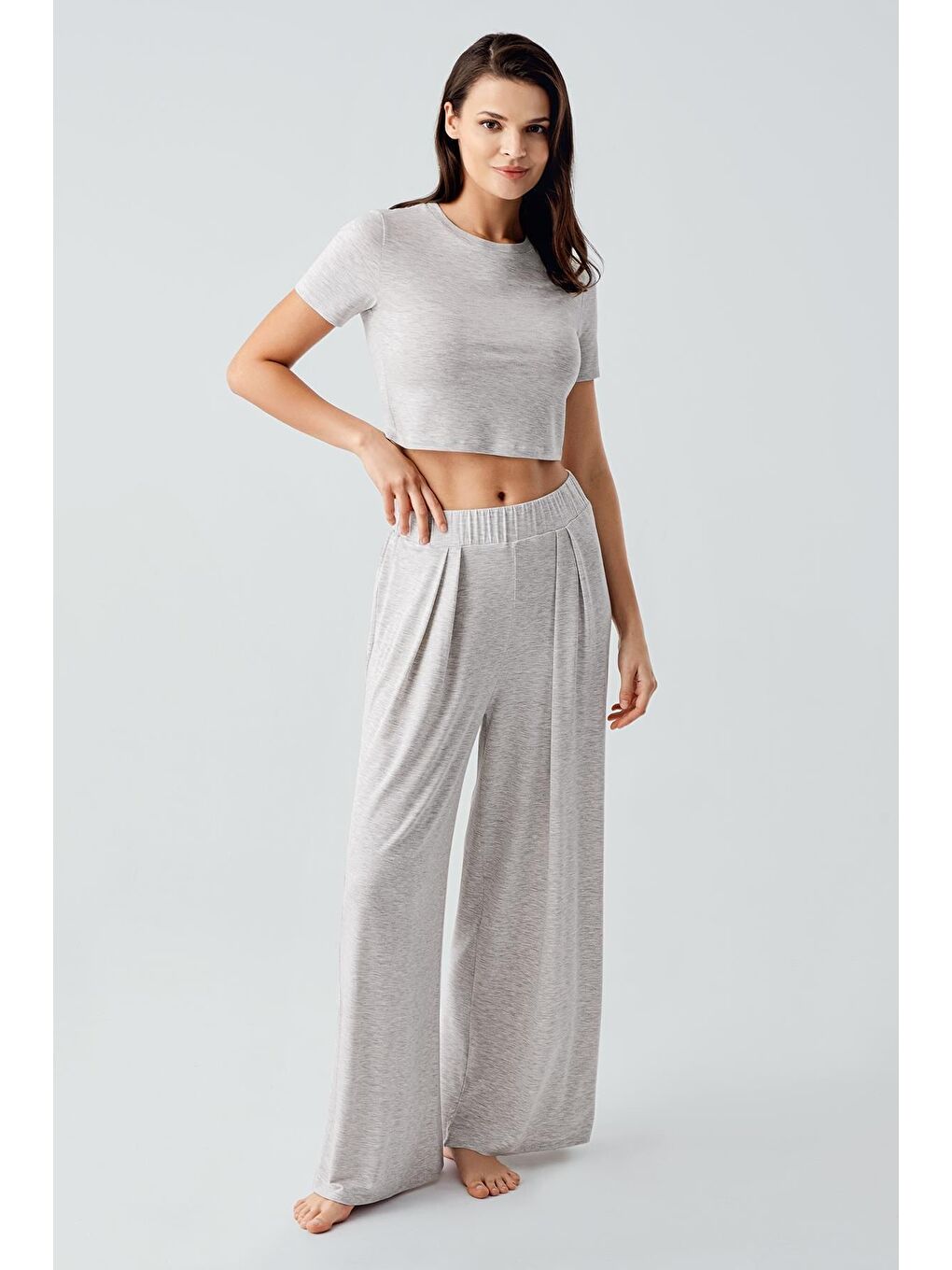 Gri Kısa Kollu Crop Bol Paça Esnek Viskoz Pijama Takım 17216