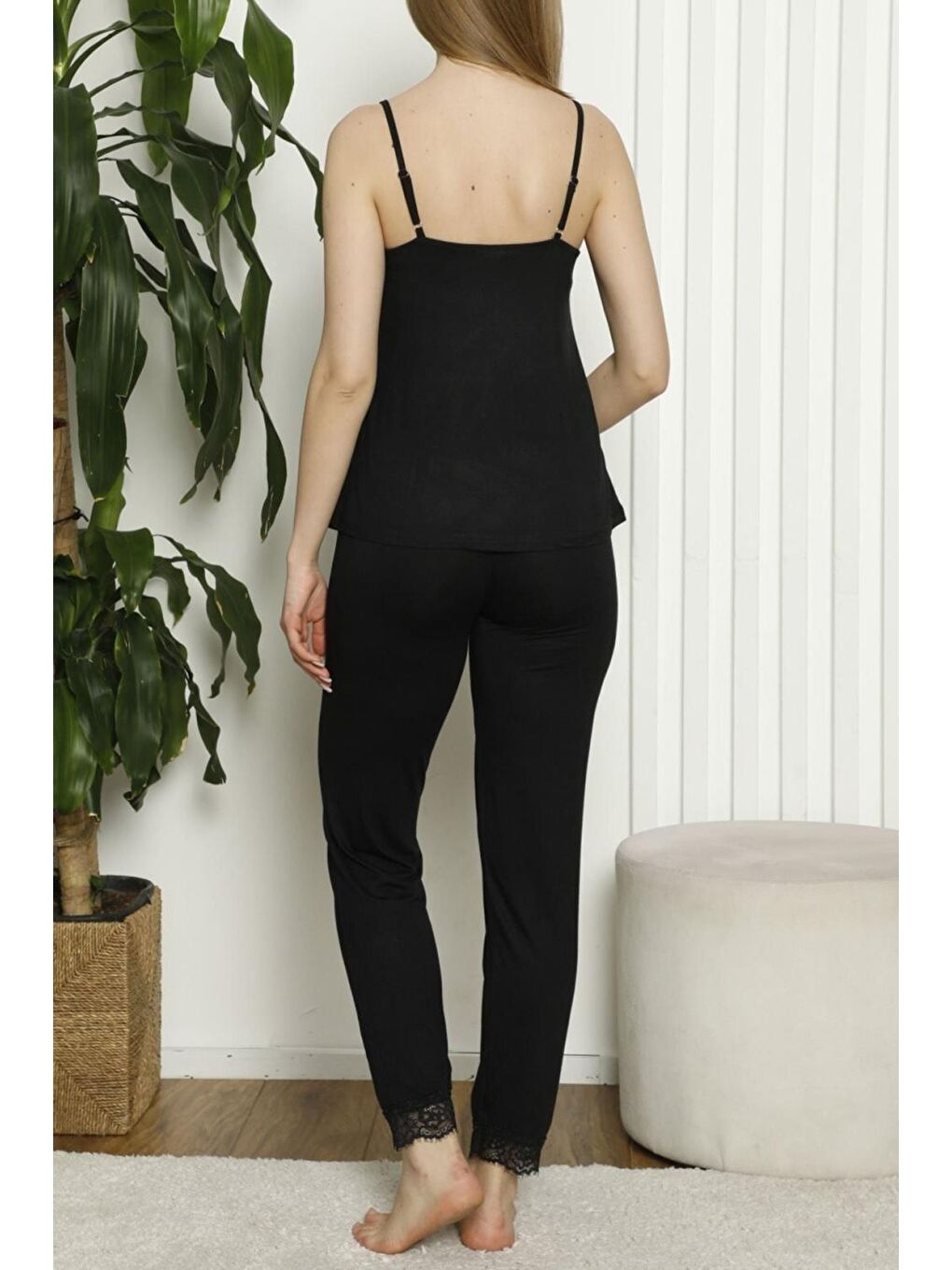 Kadın Pijama Takımı Ip Askılı Viskon Elastanlı Dantelli Siyah-3