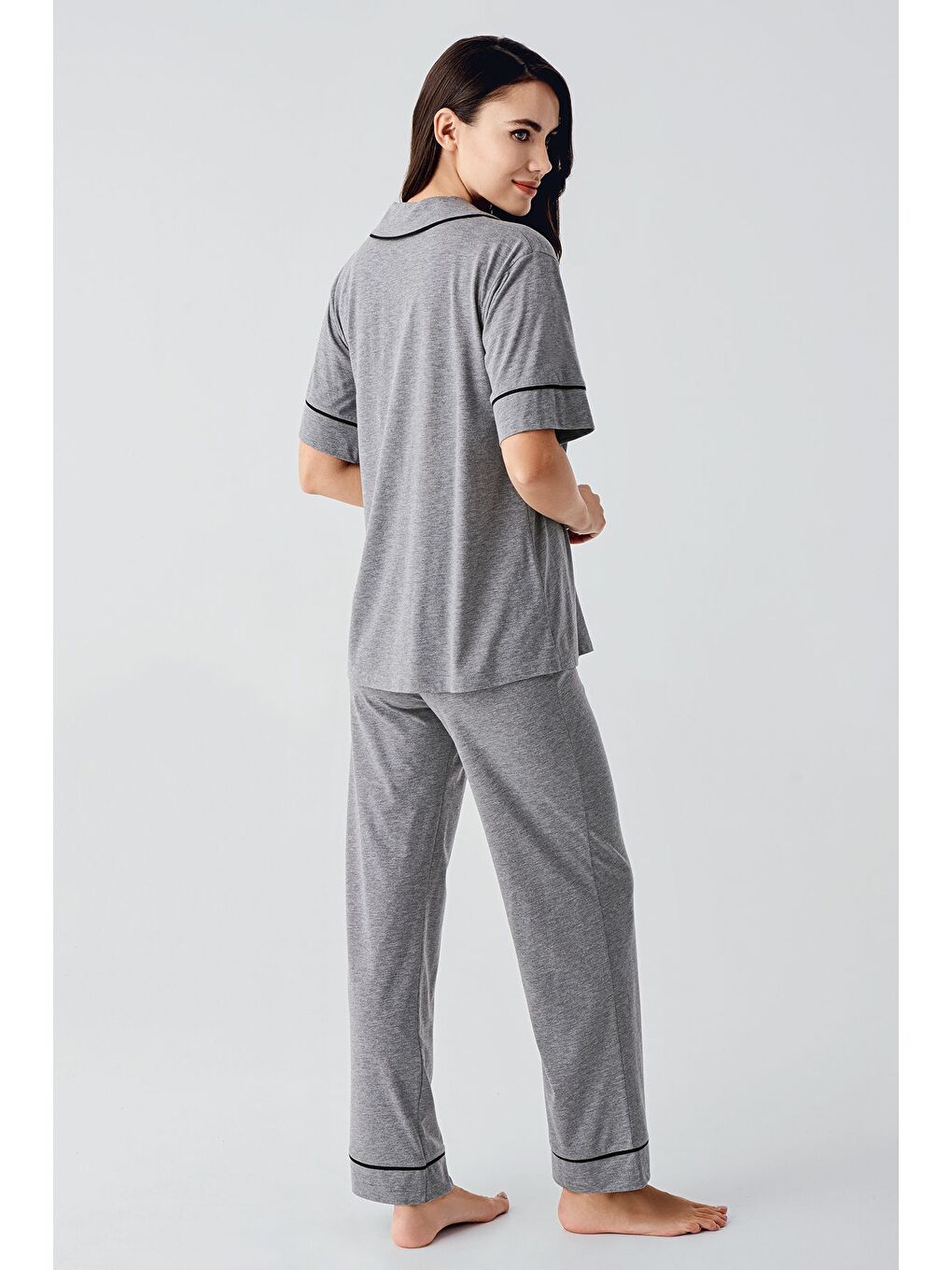 Gri Bebe Yaka Düğmeli Kısa Kollu Esnek Pamuklu Pijama Takım 17201-2