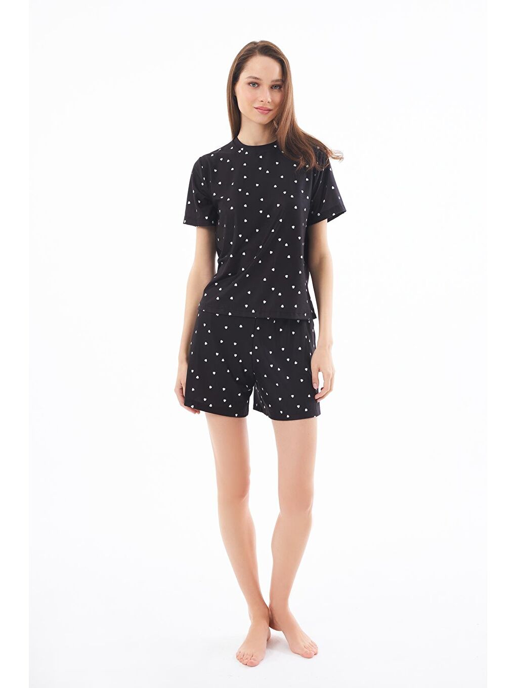 Premium Yazlık Şortlu Kadın Pijama Takımı Siyah Kalp Desenli Yumuşak Dokulu Bisiklet Yaka Kısa Kollu-5