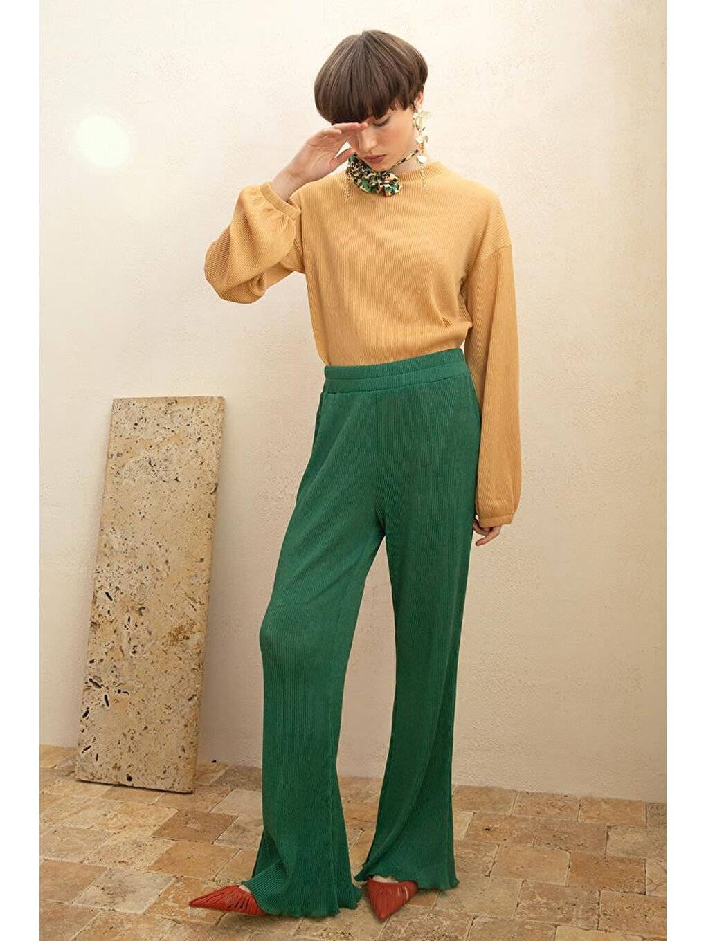 Yeşil-Piliseli Bol Paça Beli Lastikli Pantolon