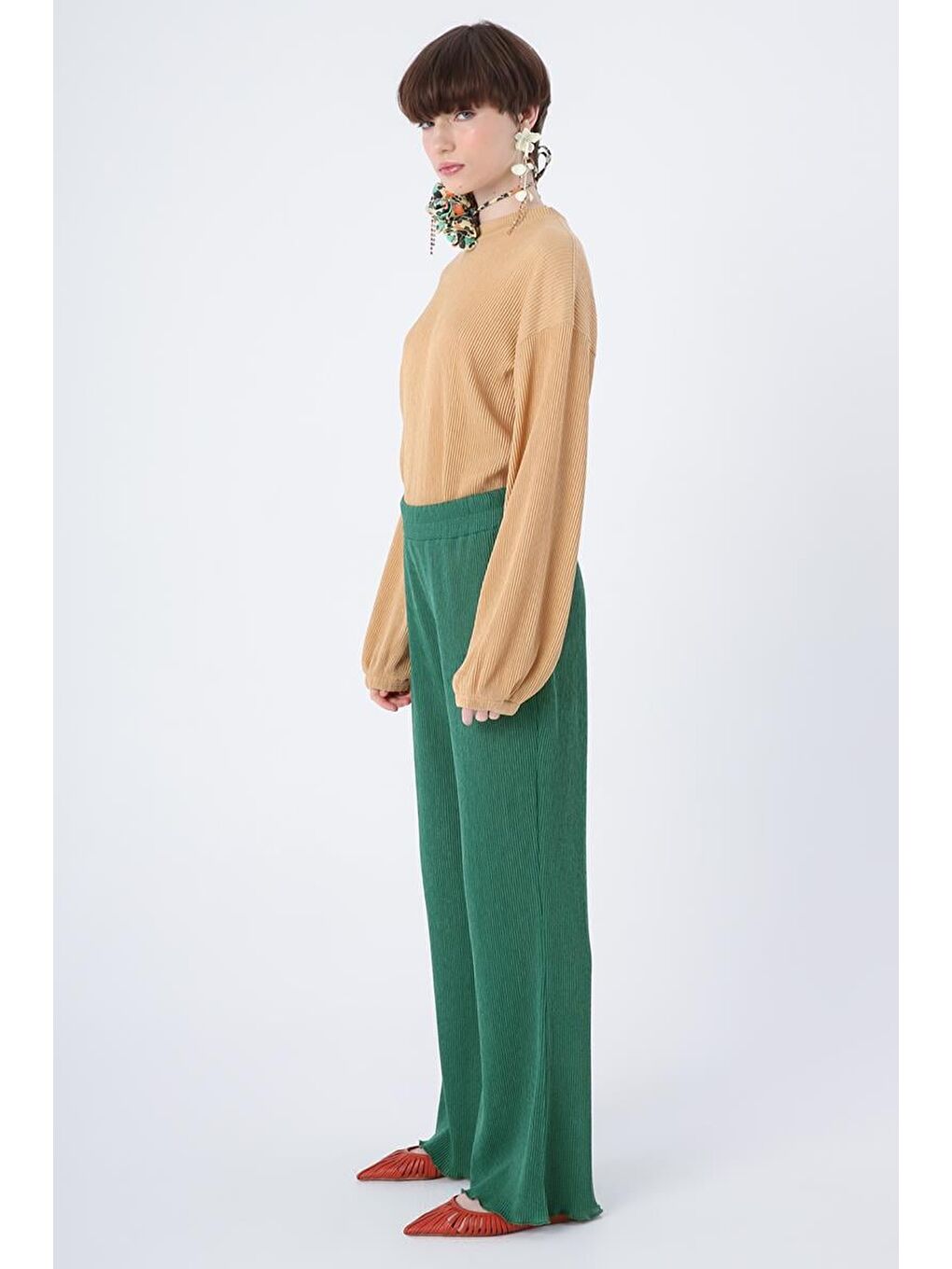 Yeşil-Piliseli Bol Paça Beli Lastikli Pantolon-2