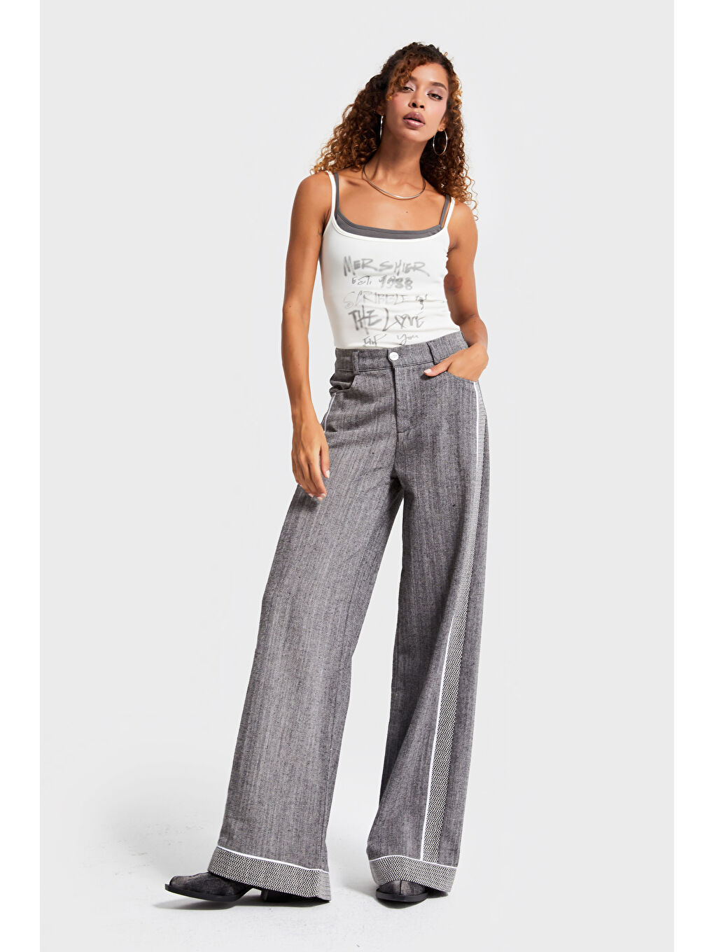 Kadın Gri Renk Palazzo Fit Şerit Detaylı Özel Tasarım Pantolon-5