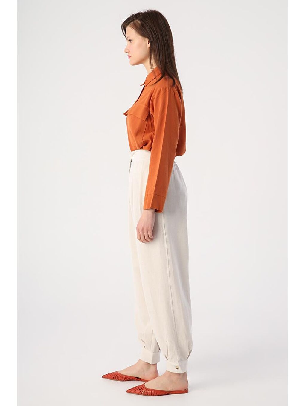 Bej Taş-Pileli Paça Apoletli Keten Pantolon-2