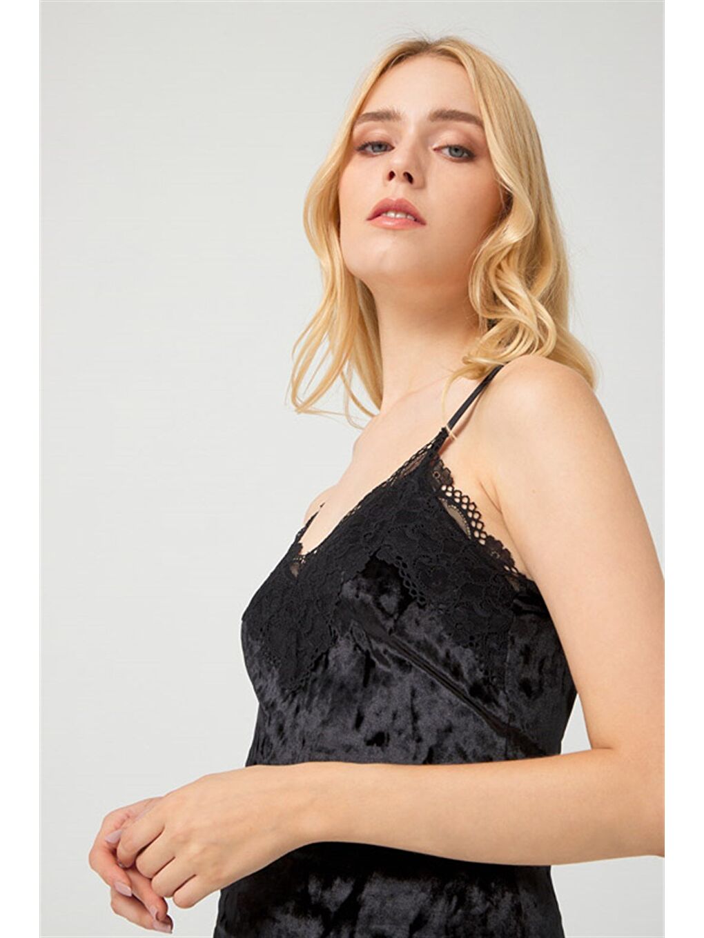 Siyah Dantel Detaylı Kadife Kadın Pijama Takımı-6