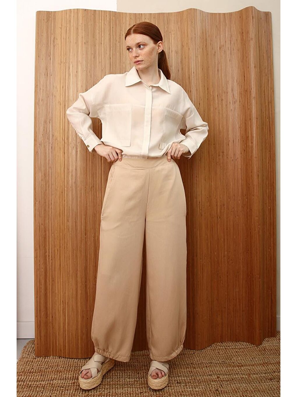 Bej-Büyük Cepli Doğal Kumaş Pantolon