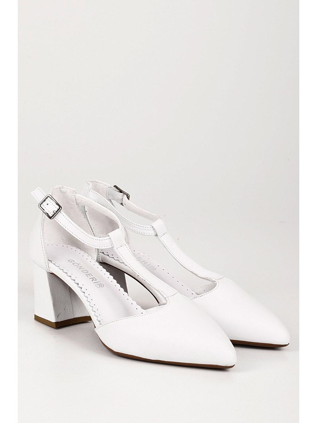 Beyaz BEYAZ  Hakiki Deri Sivri Burun Bilek Bağlı Orta Kalın Topuklu Kadın Ayakkabı 24182-4