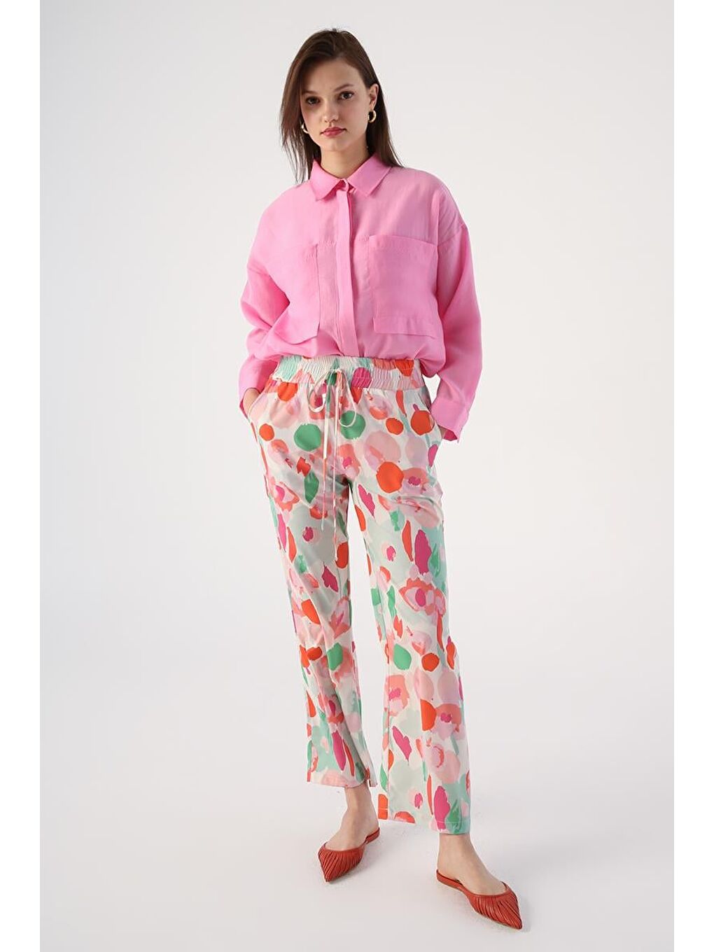 Beyaz-Pembe-Desenli Beli Lastikli Rahat Kalıp Pantolon