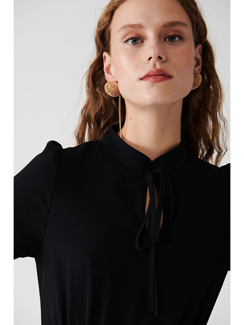 Siyah Eteği Fırfırlı Düz Renk Mini Elbise-2