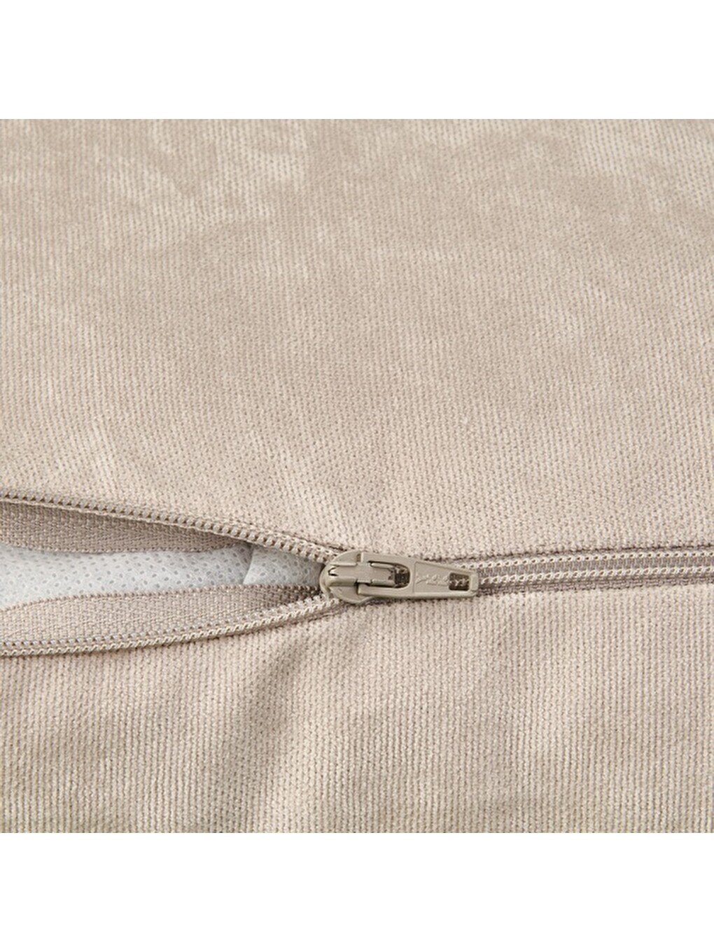 Soft Ganye Kırlent - Ekru - 45x45 Cm-1