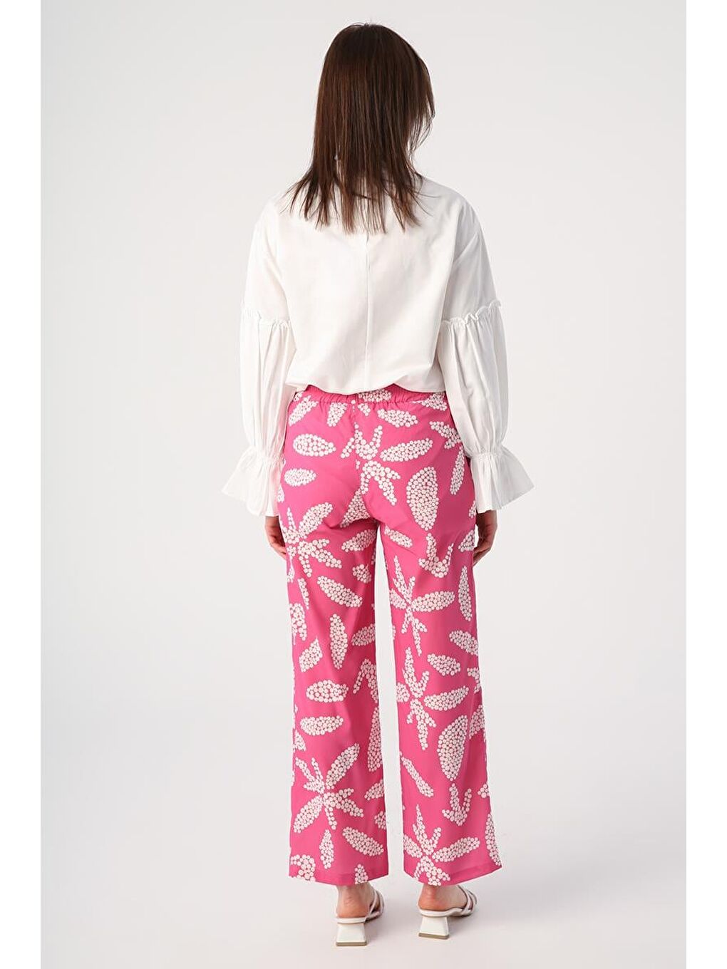 Pembe-Beyaz-Desenli Beli Lastikli Rahat Kalıp Pantolon-3