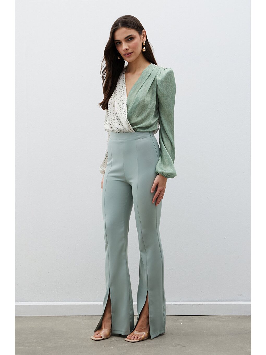 Yırtmaç Detaylı İspanyol Pantolon - Çağla Yeşili-2