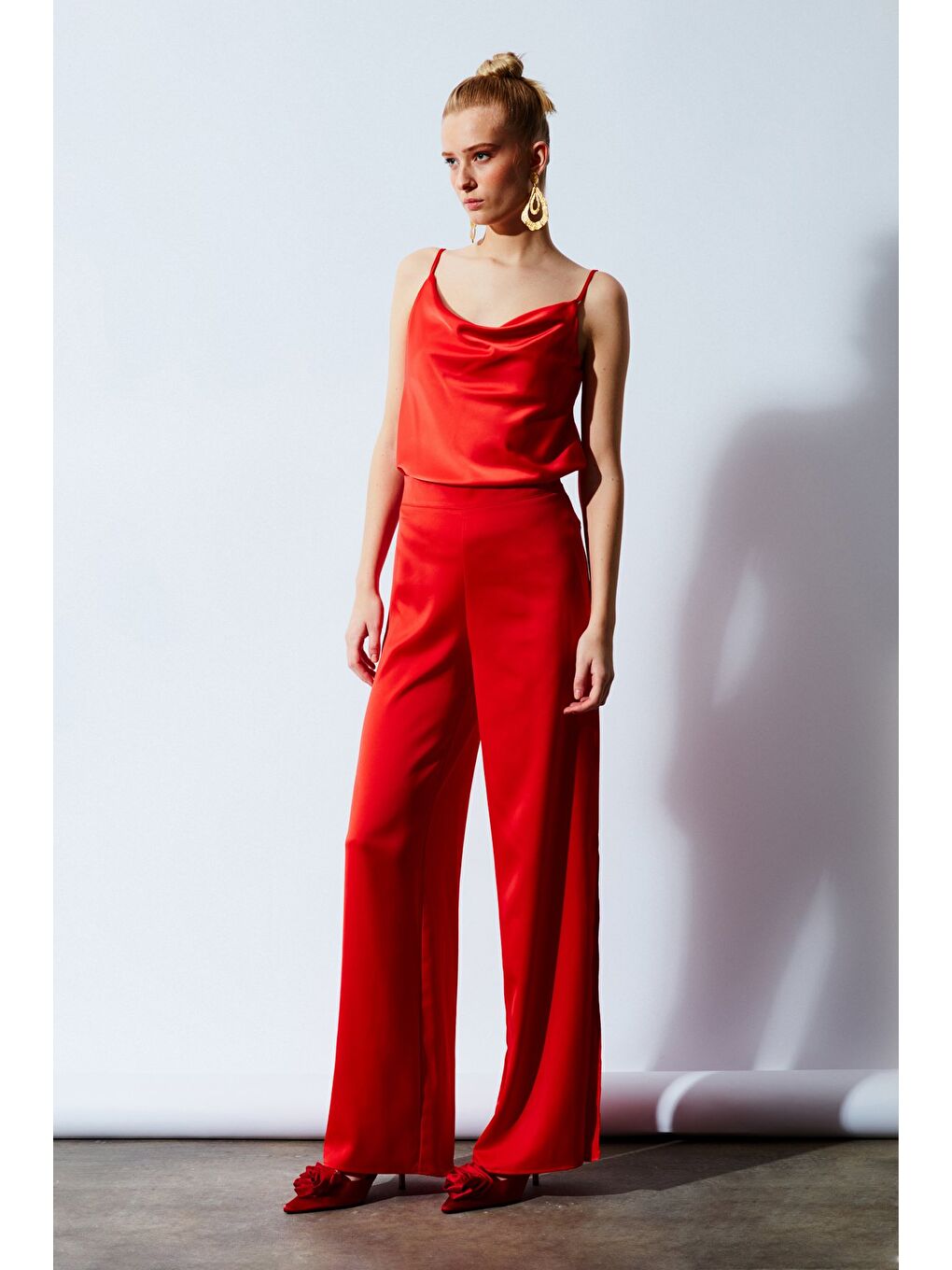 Turuncu Yırtmaç Detaylı Saten Pantolon - Oranj-1