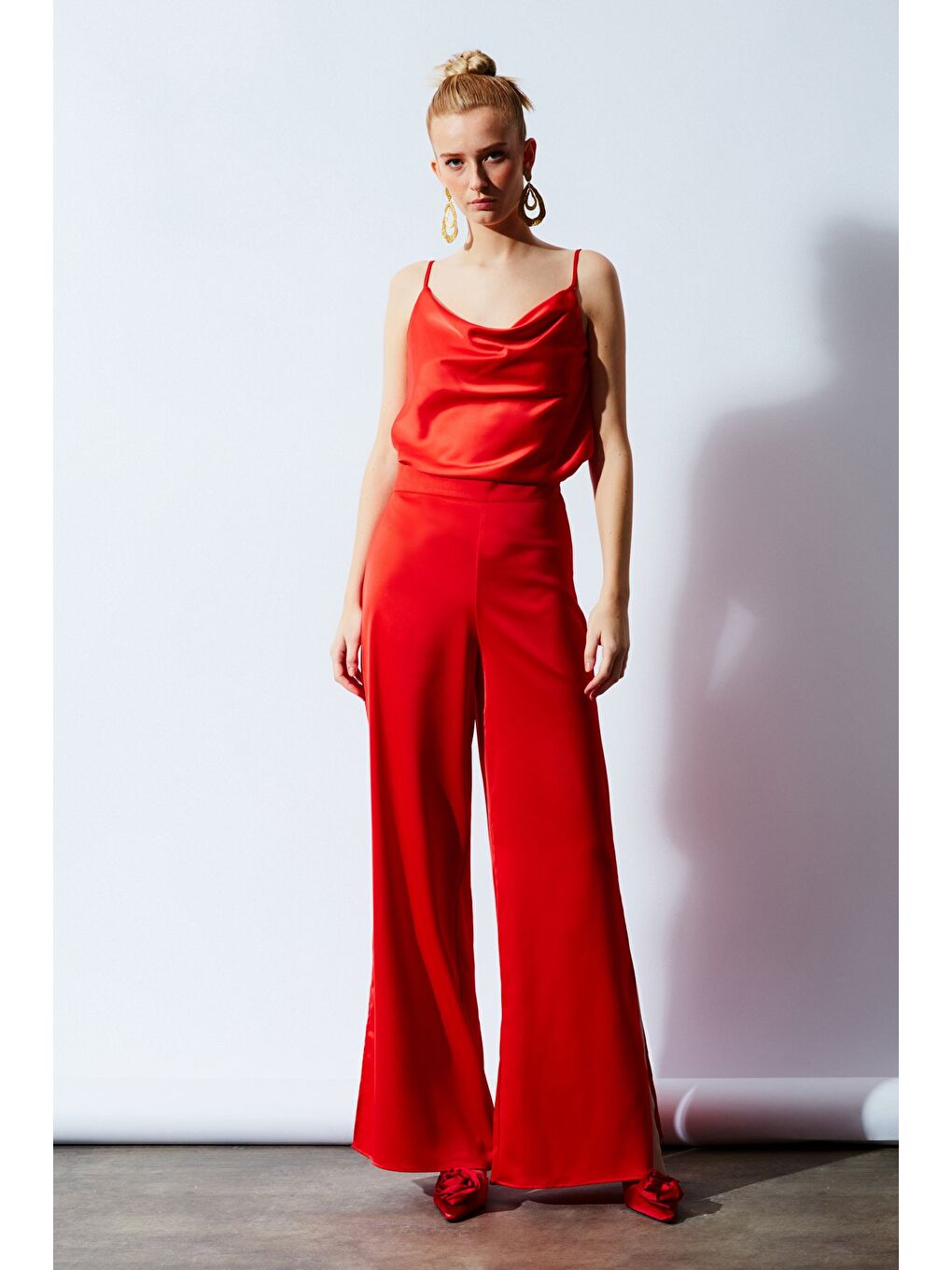 Turuncu Yırtmaç Detaylı Saten Pantolon - Oranj-2