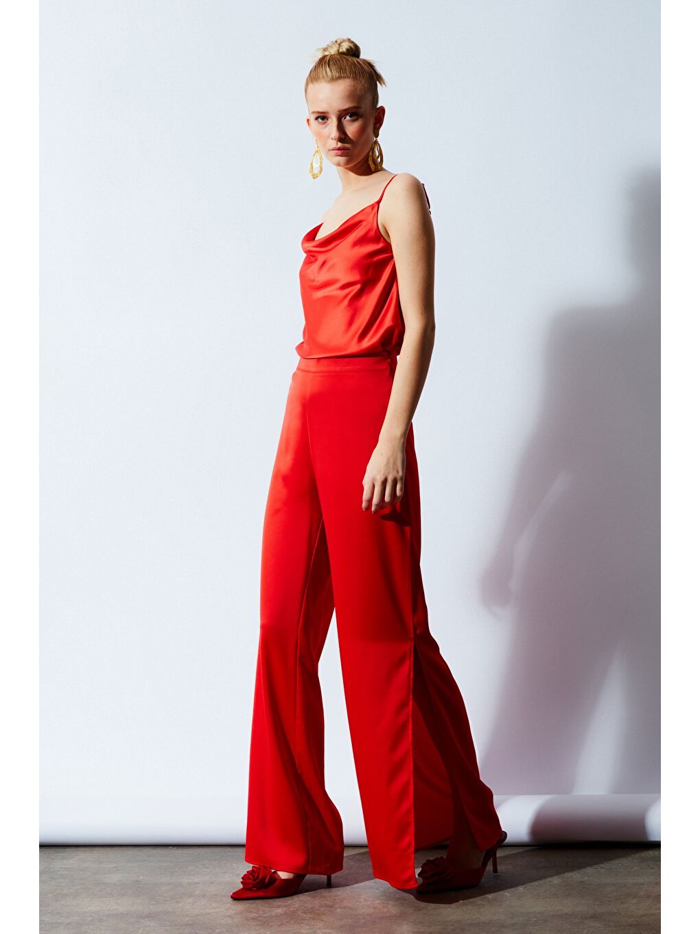 Turuncu Yırtmaç Detaylı Saten Pantolon - Oranj-4