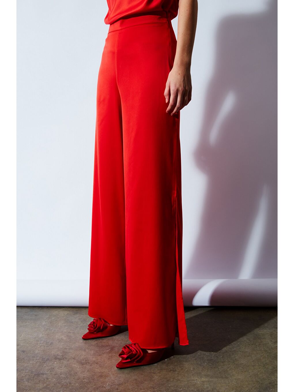 Turuncu Yırtmaç Detaylı Saten Pantolon - Oranj-5