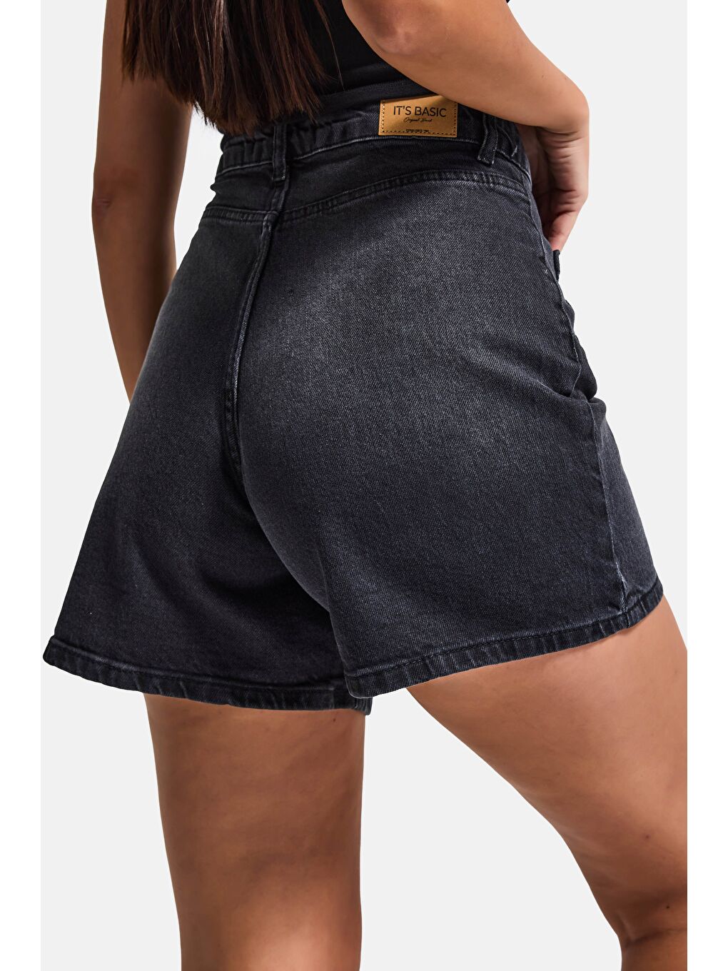 Gri Kadın Koyu Füme 2s6-1 Mom Fit Önden Cepli Denim Şort-1