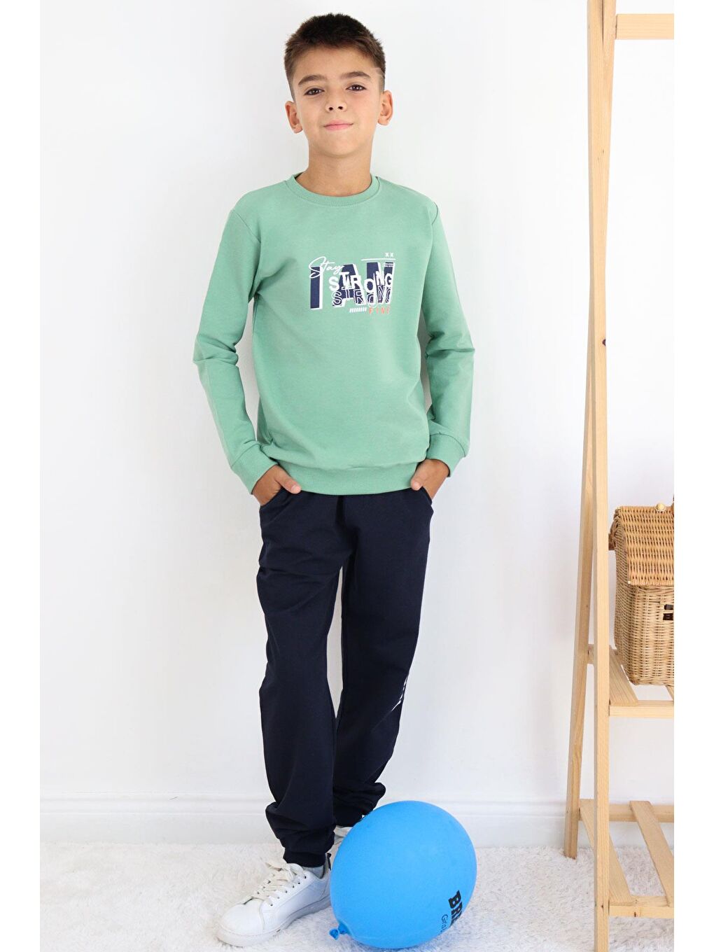 Erkek Çocuk Eşofman Takım Strong Yazı Baskılı Mint Yeşili (9 Yaş)