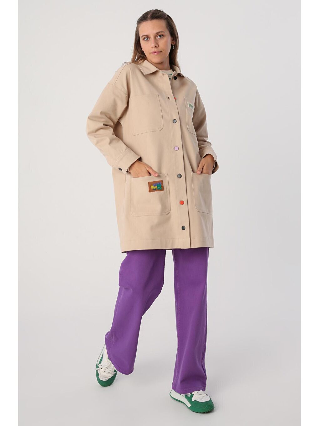 Açık Bej Pamuklu Renkli Düğmeli Süs Etiketli Cepli Ceket-1