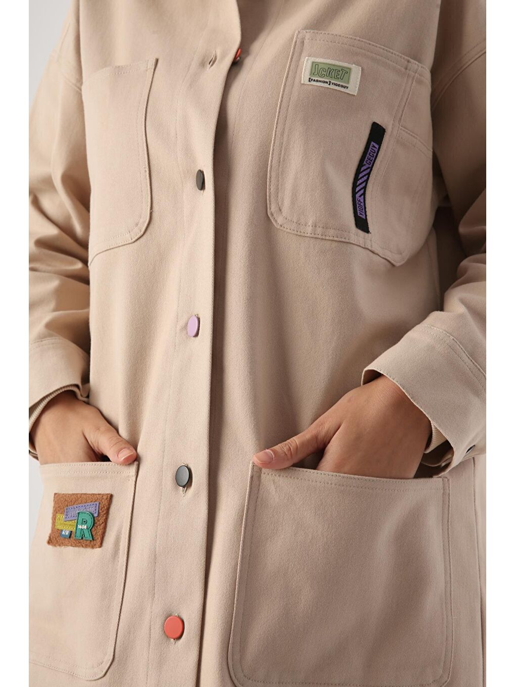 Açık Bej Pamuklu Renkli Düğmeli Süs Etiketli Cepli Ceket-4