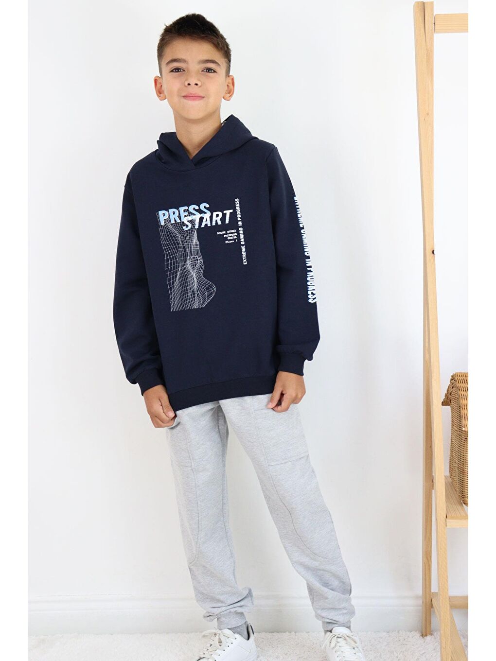 Erkek Çocuk Eşofman Takım Oyun Temalı Önden Cepli Lacivert (5-9 Yaş)-1