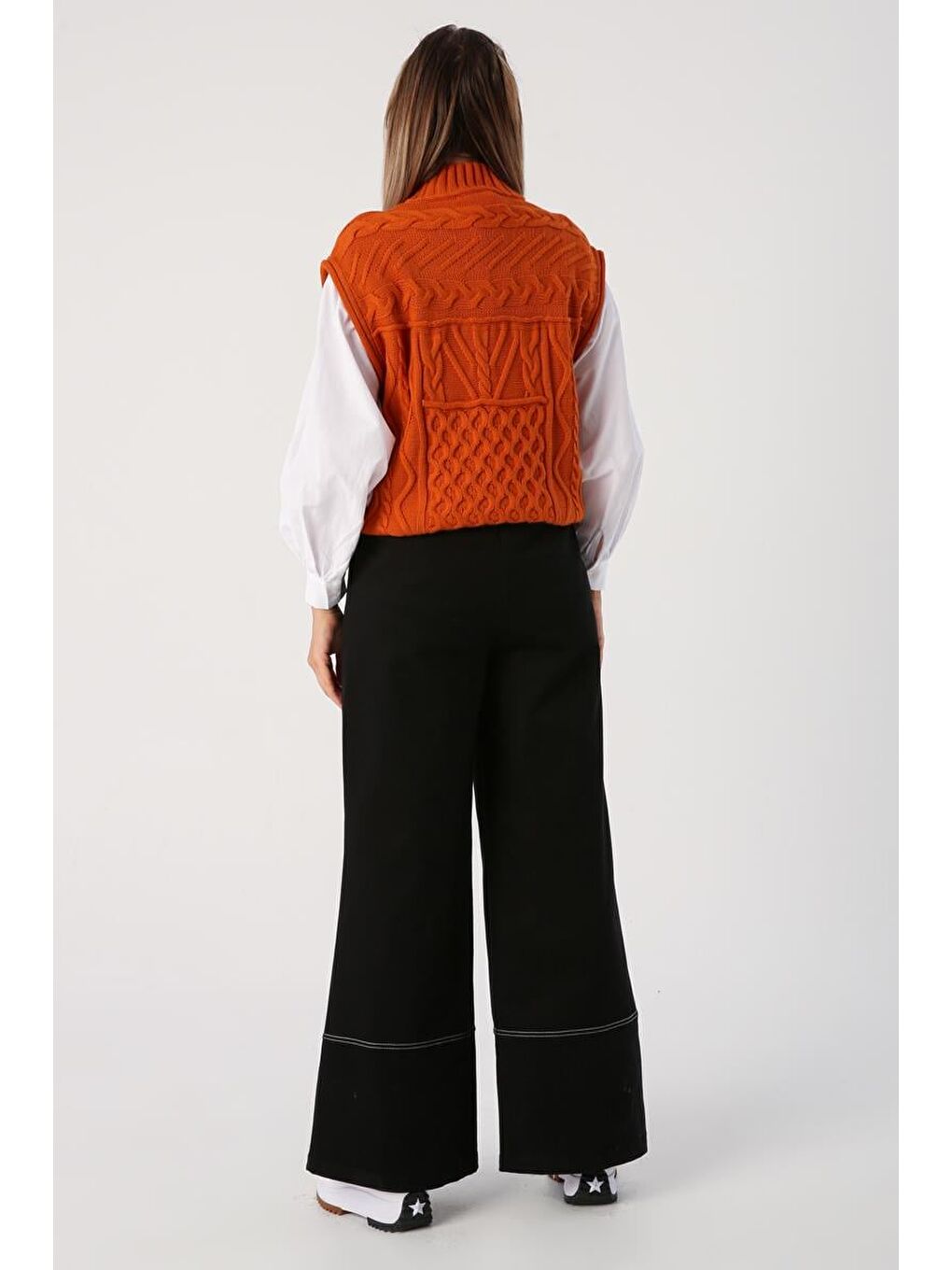 Siyah-Garni Dikişli Geniş Paça Pantolon-3