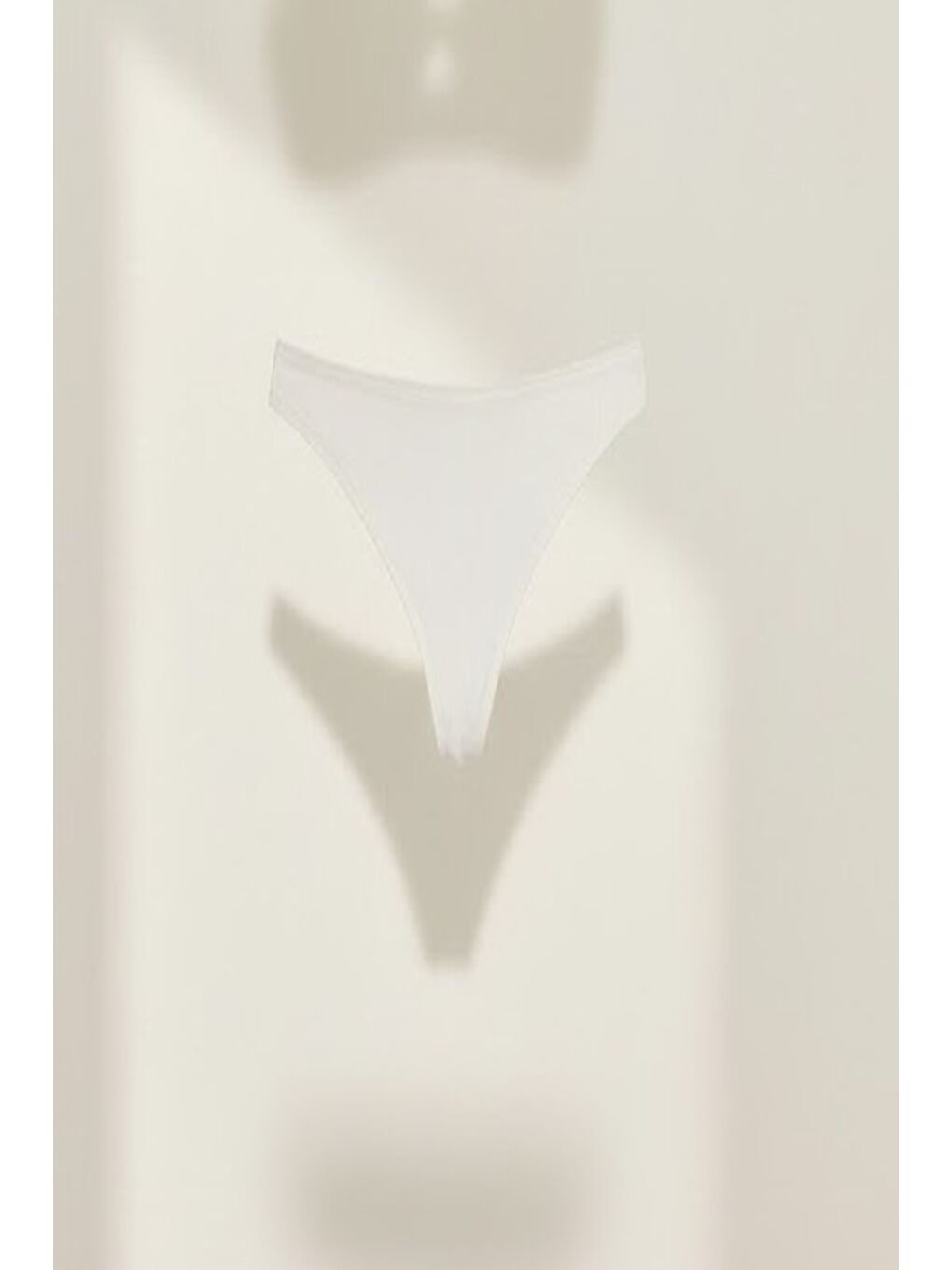 C12802 Kadın Yapıştırma Lazer Kesim String Külot Beyaz-1