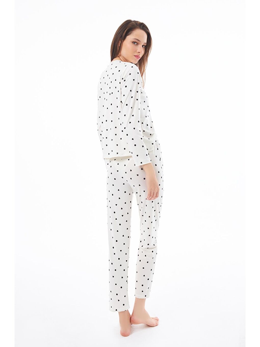 Ekru Premium  Yazlık Kadın Pijama Takımı Krem Kalp Desenli Yumuşak Dokulu Bisiklet Yaka Uzun Kollu-4