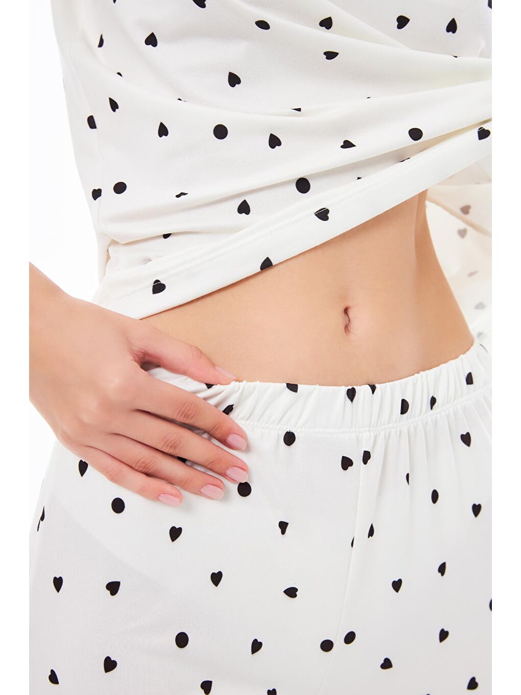 Ekru Premium  Yazlık Kadın Pijama Takımı Krem Kalp Desenli Yumuşak Dokulu Bisiklet Yaka Uzun Kollu-8