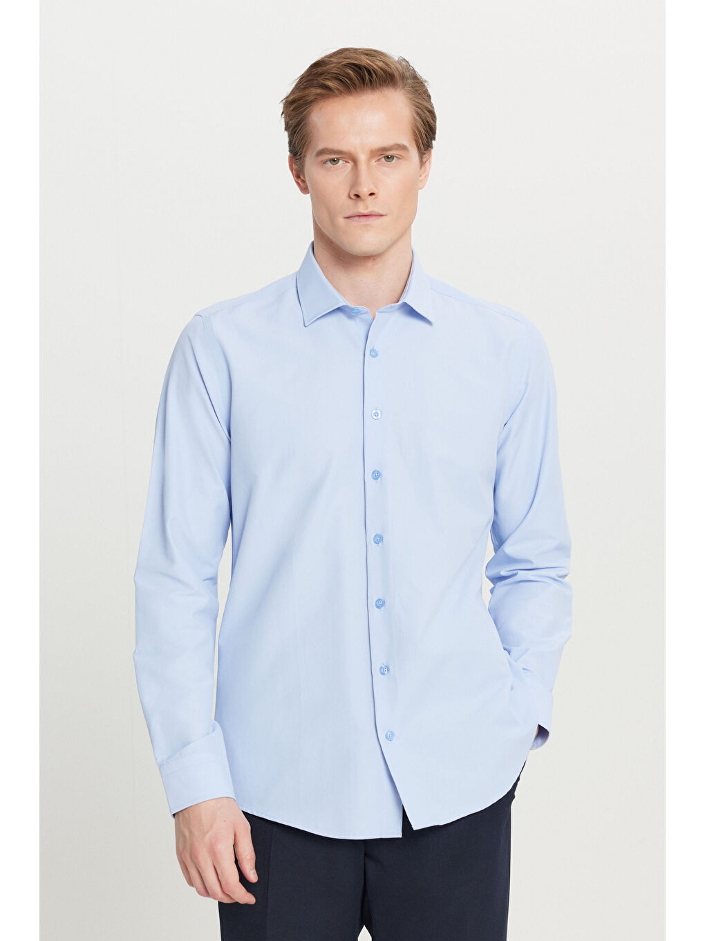Erkek Açık Mavi Kolay Ütülenebilir Slim Fit Dar Kesim Klasik Yaka Pamuklu Gömlek-3