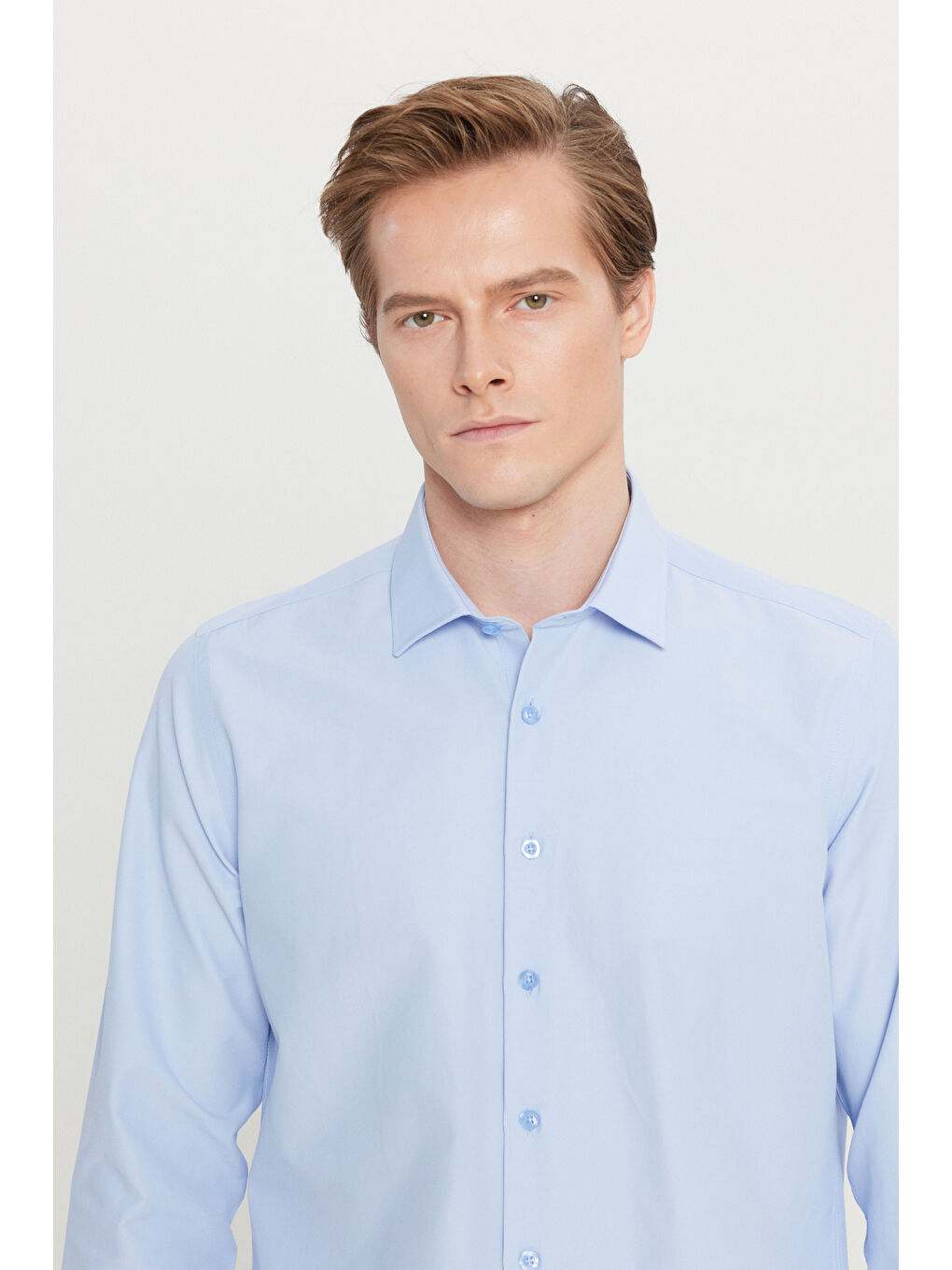 Erkek Açık Mavi Kolay Ütülenebilir Slim Fit Dar Kesim Klasik Yaka Pamuklu Gömlek-4