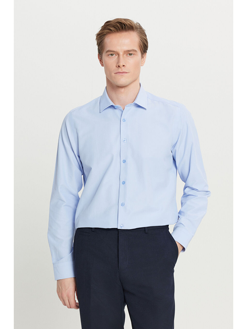 Erkek Açık Mavi Kolay Ütülenebilir Slim Fit Dar Kesim Klasik Yaka Pamuklu Gömlek-5