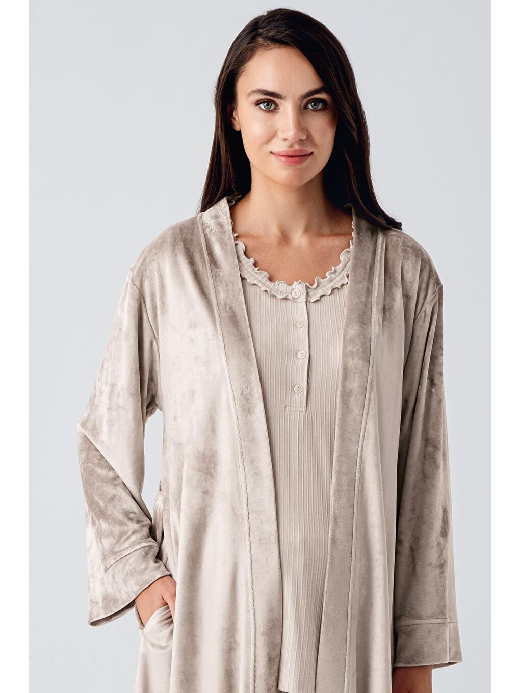Bej Uzun Kollu Düğmeli Esnek Kadife Viskoz Pijama Takım 23109-6