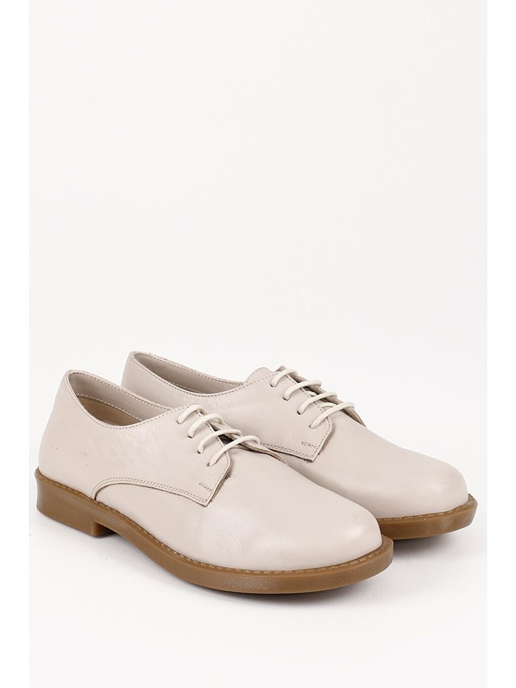 Bej Hakiki Deri Yuvarlak Burun Bağcıklı Kadın Ayakkabı 24218-1