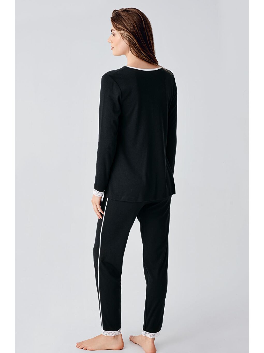 Siyah Uzun Kollu Düğmeli Dantelli Şardonlu Viskoz Pijama Takım 22104-1
