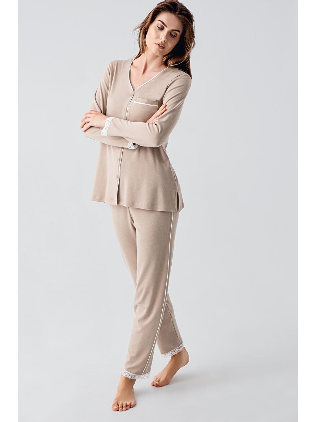 Bej Uzun Kollu Düğmeli Dantelli Şardonlu Viskoz Pijama Takım 22104